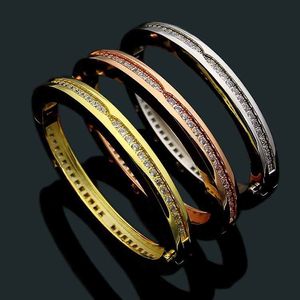 Europe Amérique Mode Style Lady Femmes Titane Acier Gravé B Lettre Singlle Rangée Diamant Bracelet Bracelet 3 Couleur