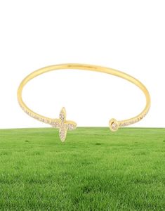 Europe America Style Fashion Lady Femme Titane Steel Gravé Hollow Out Flower Setting Full Diamond Open Bangle Bracelet Q956902220658