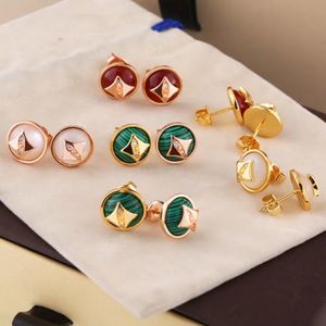 Europe Amérique Fashion Style Lady Womens Or/Rose-couleur Métal Gravé V Initiales Malachite Cornaline Nacre Réglages Diamant Fleur Boucles D'oreilles