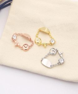 Europe America Style Fashion Anneaux Lady Womens Gold / Silver / Rose Color Metal Gravé Hollow Out Single Diamond 18K Gold Plated Chain Ring M003807819536