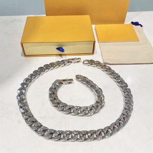 Europe amérique hommes couleur argent métal gravé V initiales fleur chaîne liens collier Bracelet bijoux Sets266N