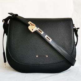 Europe et États-Unis Mode New Cross Pattern PU Sac pour femme Clamshell Lock Saddle Bag Single Shoulder Crossbody Bag for Women