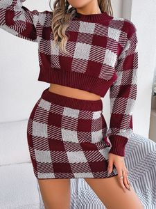 Europe et États-Unis femmes véritable automne et hiver couleur décontractée contraste plaid à manches longues pull court portefeuille jupe de hanche ensemble