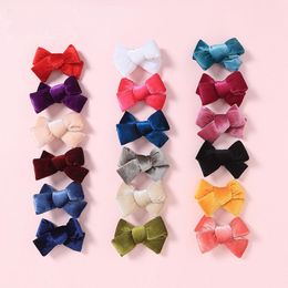 Europa Bebés Pasadores Lindo Bowknot Bobby Pin Pinza para el cabello Niños Color caramelo Horquillas Pasador Niños Accesorio para el cabello 18 colores