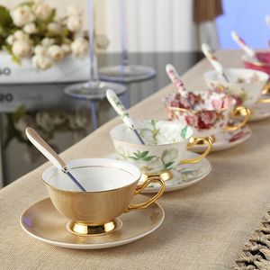 Europa Bone China Koffiekop Schotel Lepel Set 200 ml Luxe keramische mok Hoogwaardige porseleinen theekop Cafe Theewaar Party Drinkware 240111