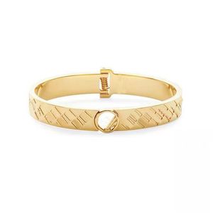 Pulseras de estilo de moda de Europa, brazalete de oro para mujer, joyería de diseñador de lujo, pulsera de lujo para mujer para hombre y fiesta de acero inoxidable