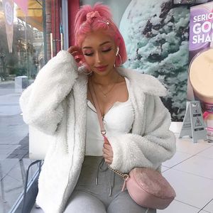 Europe fausse fourrure épais cardigan à fermeture éclair veste femme mode streetwear grandes tailles manteau long femme rose manteau décontracté 210531