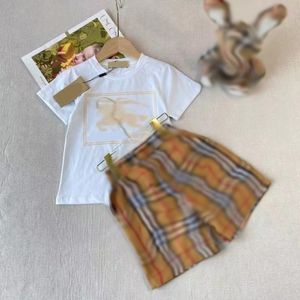 Les frères et sœurs à plaid imprimés de la marque américaine et britannique de la marque britannique sectionnent les enfants en deux pièces vêtements nouveaux robes d'été ensemble pour les enfants d'âge moyen et les jeunes enfants