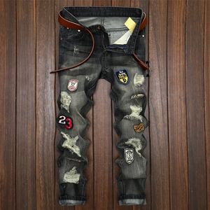 Europese en Amerikaanse Badge Jeans Broek Heren Devress Patchwork Gescheurde Slanke Rechte Gat Mannen Plus Size