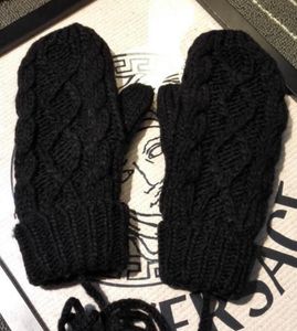 Europees en American Designer Merk Winddicht Lederen Handschoenen Dame Touch Screen 221 Konijnenbont Mond Winter Warmtebeweging Windstijl