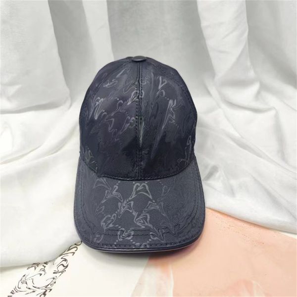 Designer européen et américain lettre en cuir étiquette casquette de baseball tendance de la mode casquette de canard luxe étoiles masculines et féminines pare-soleil chapeau marque chapeau de haute qualité