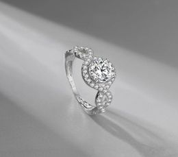 Europese en Amerikaanse mode S925 zilveren prachtige ring met micro-ingelegde diamant uitgeholde luxe elegante vrouwelijke sieraden cadeau7944347