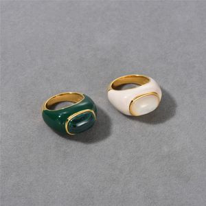 Europese en Amerikaanse hoogwaardige verkoperde ring met 18k echt goud Natuurlijk malachiet Wit Fritillaria Druppelglazuur Ring Nis Eenvoudige en modieuze ring Damescadeau