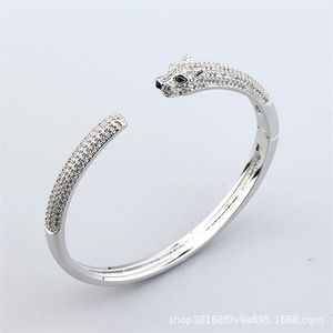 Version haute et américaine du léopard Bracelet en diamant complet Feme Feme Face Leopard Head Bracelet Seiko Fashion Light Luxury Factory A Hair
