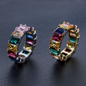 Hip-hop avec pierres latérales Bague en zircon micro-incrusté pour homme Bague colorée en zircon carré coloré