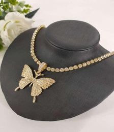 European and American Ins 2020 Big Butterfly Pendant Single Row Rigonstone Bright Diamond Collier Collier Nightclub Accessoires9501070