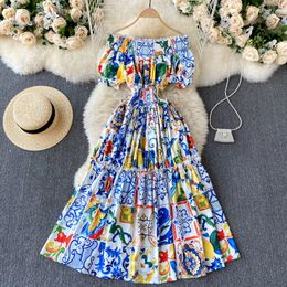 Europese en Amerikaanse ins-mode jurk T Typhoon design sense print one-line kraag off-shoulder bubble mouw slanke halflange jurk
