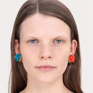 Pendientes de gemas con diseño de tachuelas de nicho Ins europeos y americanos, joyería femenina asimétrica con contraste azul y naranja, moda Retro que combina con todo