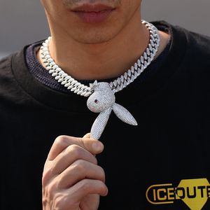 Europese en Amerikaanse nieuwe micro ingelegde volledige diamant hiphop trend gepersonaliseerde cartoon schattige rode ogen konijn hanger sieraden