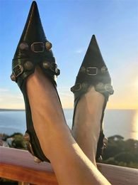 Sandales européennes et américaines pointues à talons hauts pour femmes Fashion Rivets New Spring Summer Sexy Women's Shoes