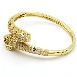 Pulsera de leopardo de diamantes de oro retro de cobre europeo y americano establecido