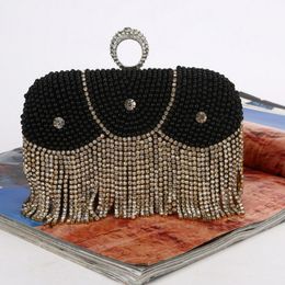 Bolso de noche de estilo europeo y americano, bolso de mano con perlas, cadena de perlas negras plateadas, bolso de sellado con hebilla de hierro decorativo