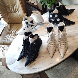 Style européen et américain à lacets bottes pointues triangle logo lettre conception à la mode polyvalent chat talon chaussures ensemble complet