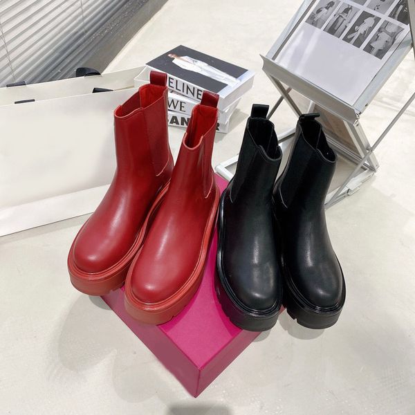 Bottes courtes à fond muffin de style européen et américain pour femmes, matériaux en cuir super à la mode, emballage complet, tailles 35 à 40