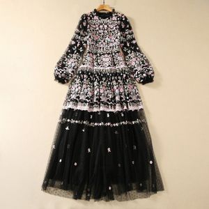Europese en Amerikaanse damesjurk 2023 winter nieuwe opstaande kraag lange mouwen mesh zware borduurwerk mode jurk XXXL