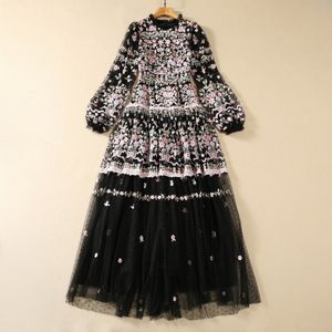 Robe européenne et américaine pour femmes, nouvelle collection hiver 2023, col montant, manches longues, maille lourde brodée, robe à la mode XXXL