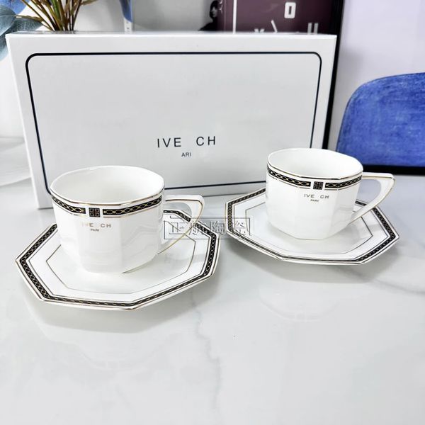Soucoupe de tasse à café octogonale en porcelaine d'os européen G Home à haute qualité délicate petite marque de luxe légère classique 240328