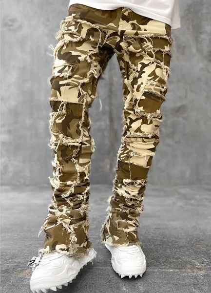 Pantalons camo européens hommes High Street Slim Stretch Patted Denim Ripped Hommes empilés Jeans 240420