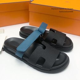 Sandales et pantoufles surdimensionnées européennes portant des chaussures de plage à l'extérieur des sandales haut de gamme pour femmes chaussures masculines confortables sandales décontractées tailles 35-45 + boîte