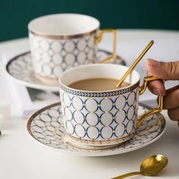 Taza de café europea Phnom Penh, plato de estilo INS, juego de té de porcelana de hueso, flor de la tarde en inglés, cerámica para el hogar 240130