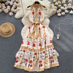 Mouwloze jurk in Europese retro-paleisstijl met print, zomerse taille om af te slanken en een grote swing-vakantiejurk aan zee