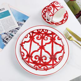 Ensemble européen, assiette à dîner en porcelaine tendre, vaisselle de conception d'art rouge espagnol, cuisine de maison romantique, Dessert, outil à Steak, tasse à café