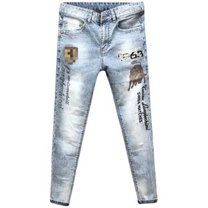 Station européenne 2023 Automne/Hiver Marque de mode Golden Bull Hot Diamond Jeans brodés pour hommes Slim Fit Light Small Foot Pants