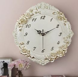 Style européen Creative Resin Pendant Clock Salon Room Wall Home Decoration Commercial Clock Clock Clock Clock 240507