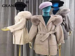 Style européen Elegant Women Cashmere Coat Couleur solide Femelle Cardigan Vérinons externes Real Fox For Fur Cobeurs en laine 208243478