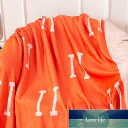 Marca clásica de moda de alta gama de estilo europeo Naranja Snow Fox Velvet Mantaje de comercio exterior Mantas de cubierta de estilo de gran marca engrosado
