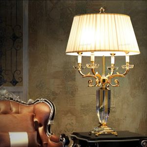 Europese stijl stoffen tafellampen grote bank koffie bureau lichten villa model woonkamer luxe kristallen engineering verlichting