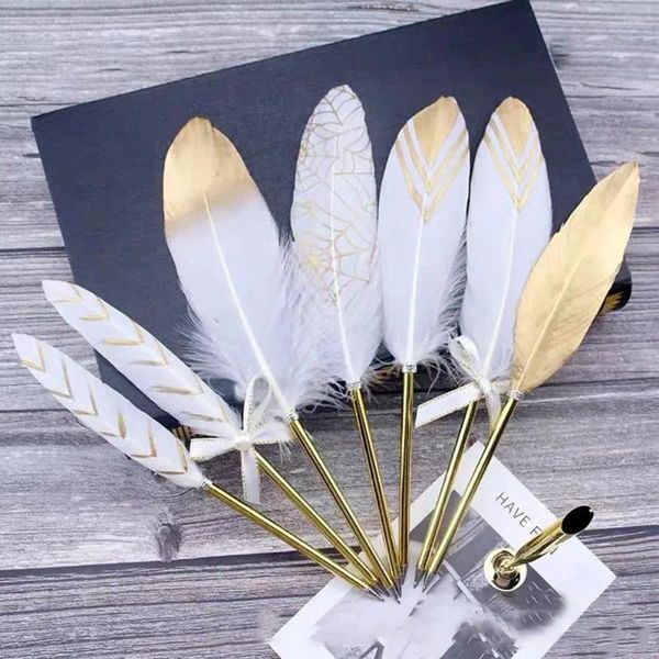 Herramienta de escritura Golden Novelty de estilo europeo Retro Feather Feather Pen Regalos