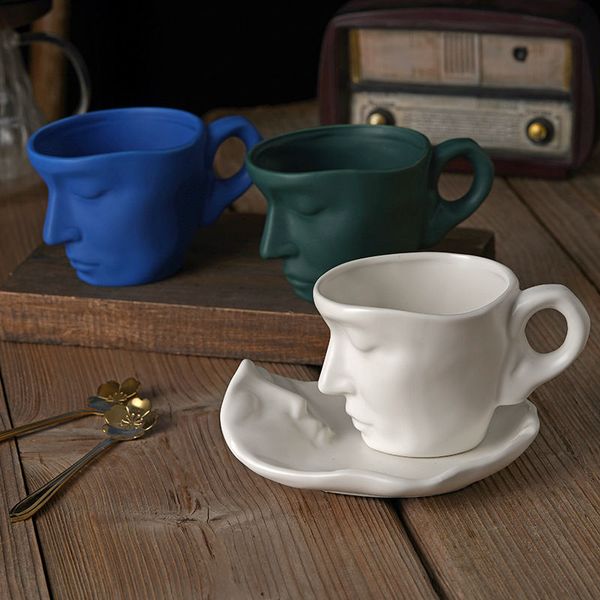 Européen vintage créatif céramique tasse à café sculpture couple tasse 260 ml mat tasse à café soucoupe ensemble