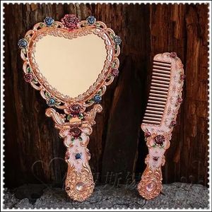 Europese Vintage Hartvorm Handspiegel Make-up Spiegel Frame Zakspiegel Hart Spiegel Voor Meisje Gift J034 240131