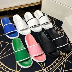 Designer Slippers Femmes Sandals Fashion Classic Flat Summer Beach Shoes Scuffs Cuir Caouth Cliders avec Box Size 36-45