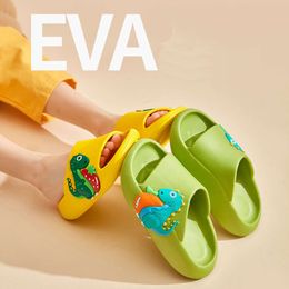 Eva Sandals Anti-Odour Children's Stepping Merde Sentiment super doux Cartoon sans glissement de salle de bain Girls Slippers L2405 L2405