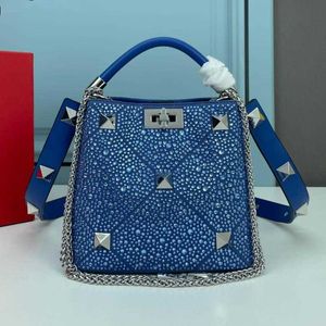 Sac de soirée Diamants Totes Femmes Rivet Backet Sacs Sac adte Roman Sac Intérieur LETTRES CHAMP TOTE CROSS CORPS POURS SOLICE Designer Sac à main Rivets inférieurs