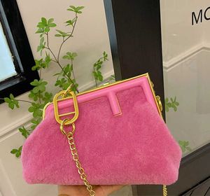 Sac de soirée Femmes Designer Fende Premier clip en peluche Automne et hiver Lettres géométriques en peluche Téléphone portable Sac à main Bandoulière 2023 Vente chaude X