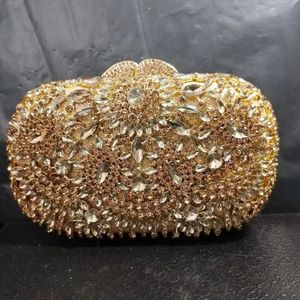 Avondtassen 17 Stijlen Gouden Bloem Vrouwen Crystal Clutch Portemonnee Stenen Dames Party Diamond Minaudiere Handtas Bruiloft Portemonnees 230729