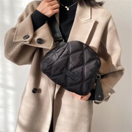 Bolsos de noche, 1 pieza, bolso de mano para mujer, acolchado, espacioso, negro, para mujer, tendencias de invierno, teléfono inteligente, esencial, portátil, de nailon, bandolera para todos los días, 230710